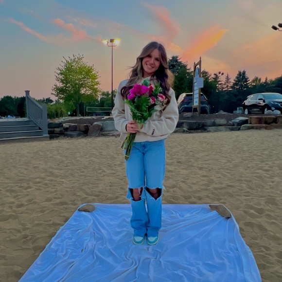 Meet your Posher, Peyton - Picture 3 of 3